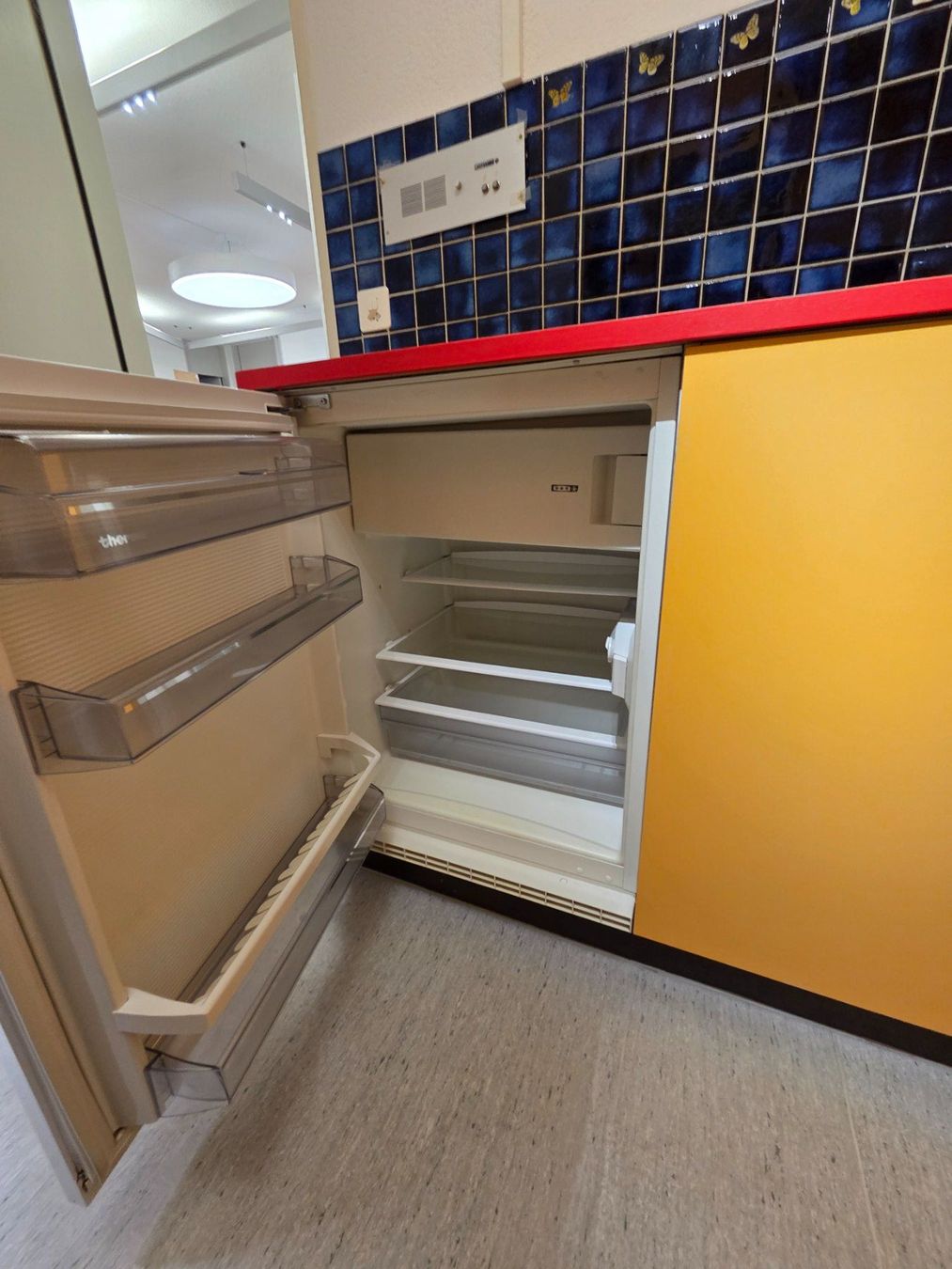 Cucine complete: Gebrauchte Retro Küche, gelb, gut erhalten – Usato da Schüpfheim venduto da Ruedi_73 5