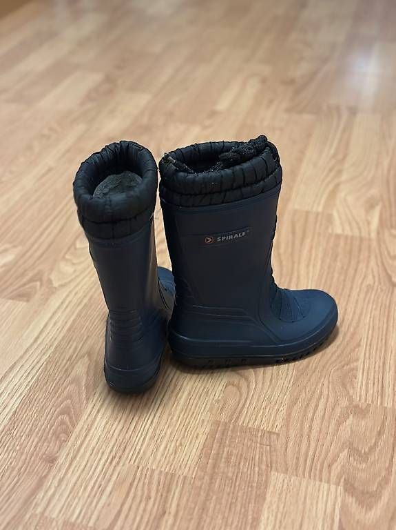 Schuhe für Jungen: Stiefel Grösse 28 – Gebraucht aus Münsingen von Ziska001 1