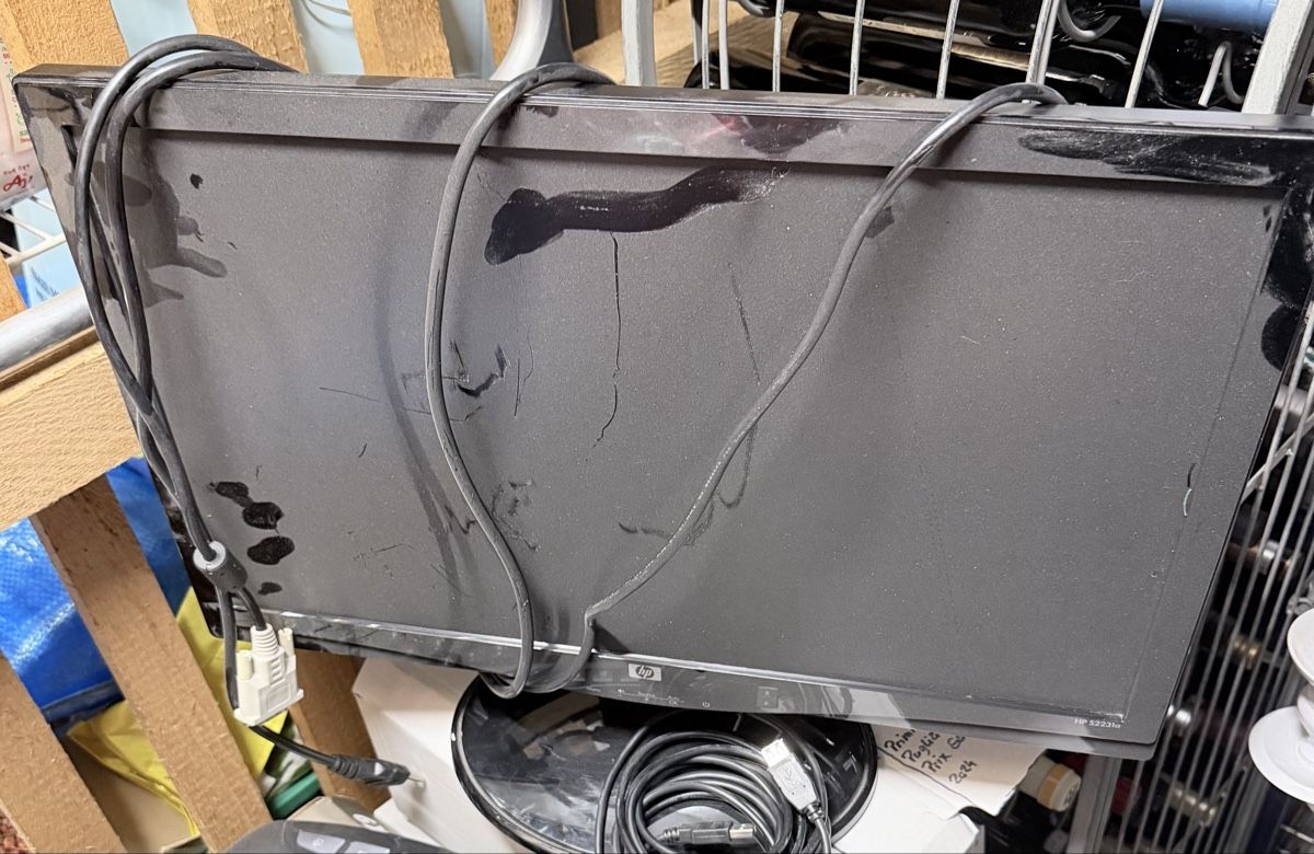 Hewlett Packard Monitor: HP Computer Bildschirm – Usato da Sargans venduto da san_b66j