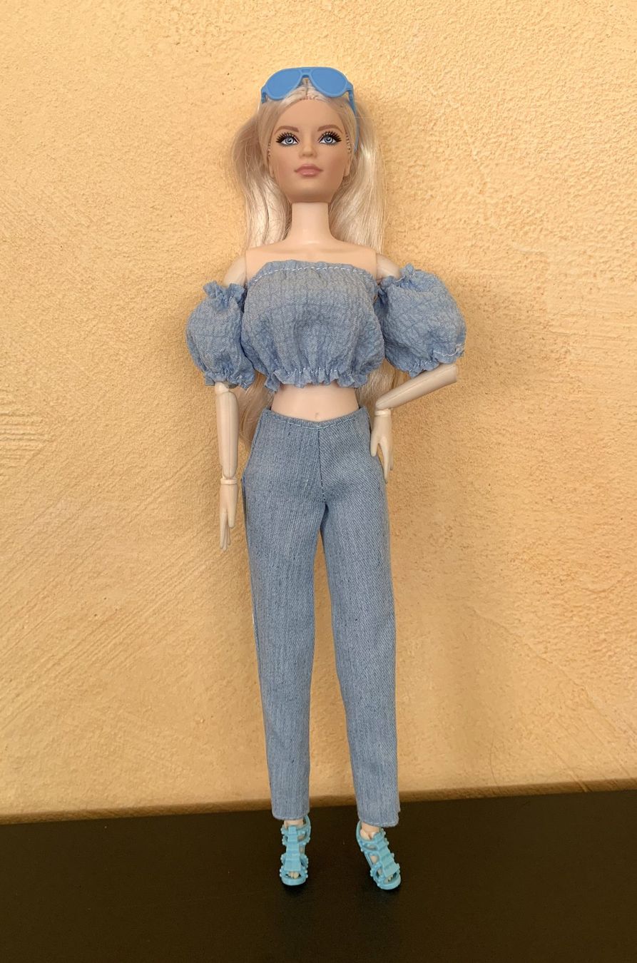 Bambole: HELLBLAUES BARBIE-OUTFIT 6-teilig  **NEU** – Nuovo (secondo la descrizione) da Starrkirch-Wil venduto da Evelyne222