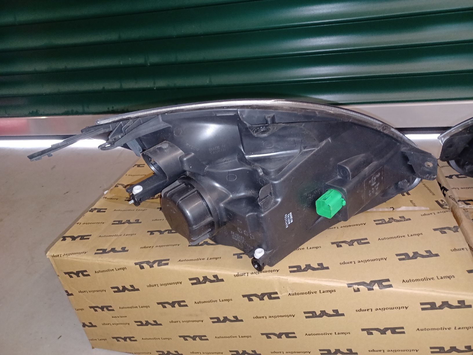 Ford Scheinwerfer: Scheinwerfer Ford Fiesta links + rechts – Gebraucht aus Suhr von Bondi4 6