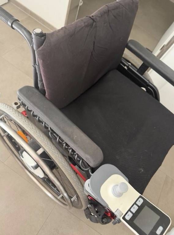 Sedie a rotelle: Breezy Rubix 2 mit Elektroantrieb Alber e-fix E36 – Usato da Düdingen venduto da nik_19 1