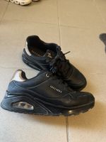 Schöner Sketchers schwarz