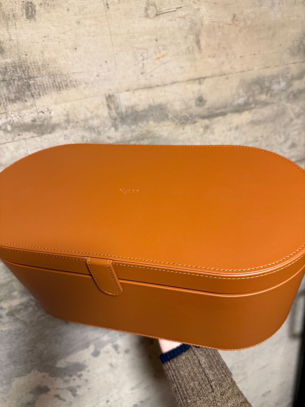 Altro in Decorazioni & Accessori: Dyson Airwrap Aufbewahrungsbox Leder Braun – Nuovo (secondo la descrizione) da Basel venduto da bsnso 1