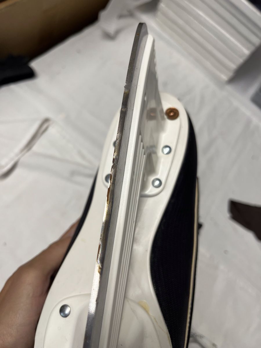 Patins à glace: FESL Eishockeyschlittschuhe Gr. 41 – D'occasion à Hinteregg par Ampfani 6