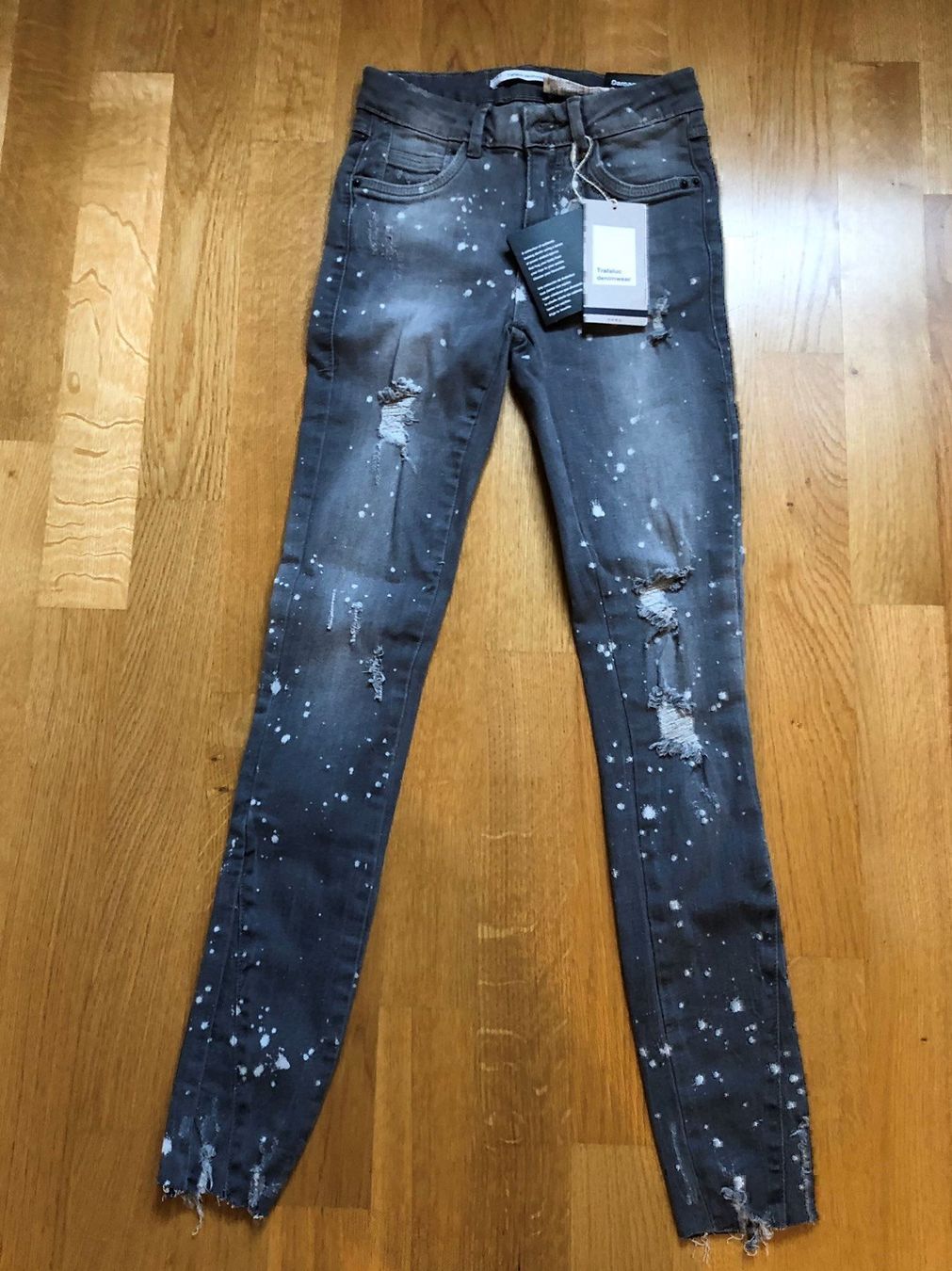 Zara Jeans: ZARA Damaged Jeans – Neuf (Voir description) à Grenchen par iagiag