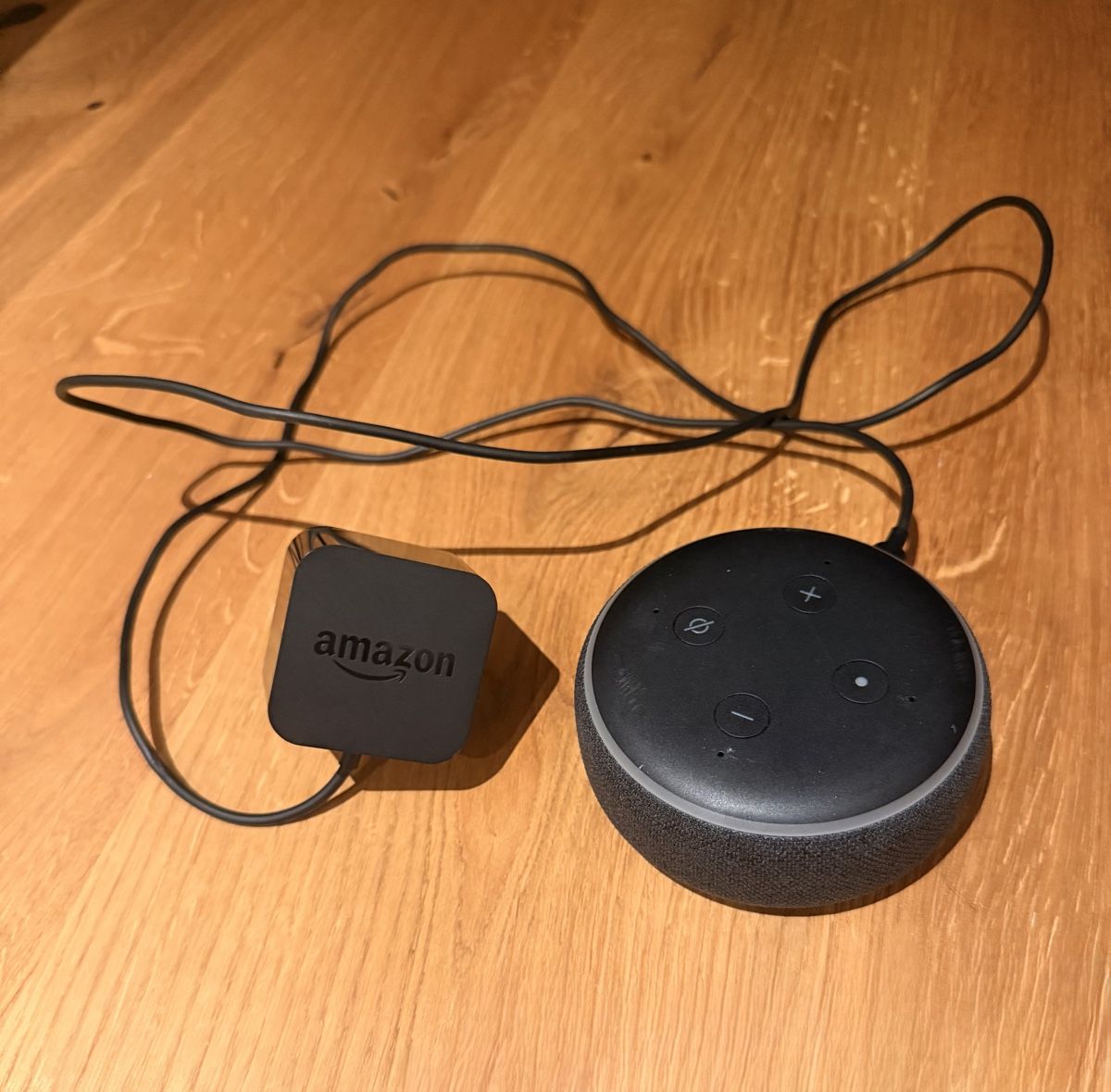 Amazon Haut-parleurs: Amazon Echo Dot 3. Generation schwarz – D'occasion à Balterswil par new_one-123