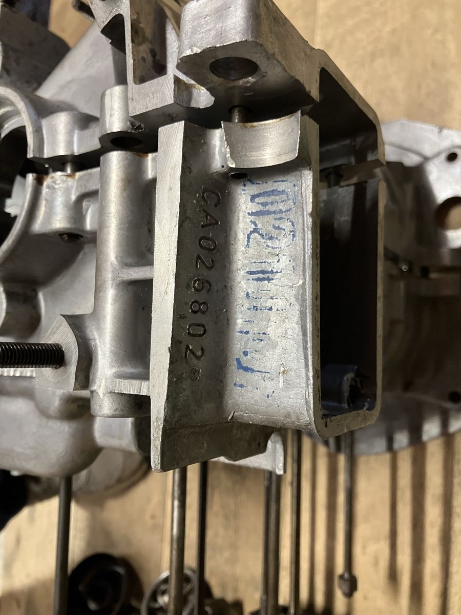 Tutti pezzi di ricambio auto: VW T2 Bus Motor Typ4 – Usato da Willisau venduto da livefast 4
