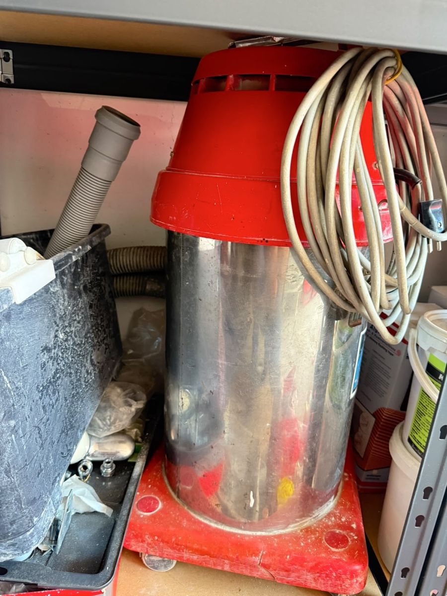 Aspirapolveri & Accessori: Industriesauger rot/silber gebraucht mit Schlauch – Usato da Solothurn venduto da Marlo1000
