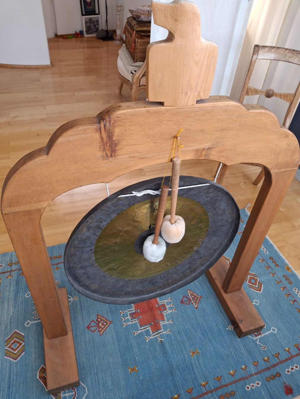 Instruments de musique: Gong mit Holzgestell – D'occasion à Horgen par Ursi011 1