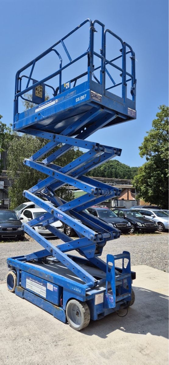 Piattaforme elevatrici & Crick: Genie GS-2646 Hebebühne – Usato da Bülach venduto da _milziv 1