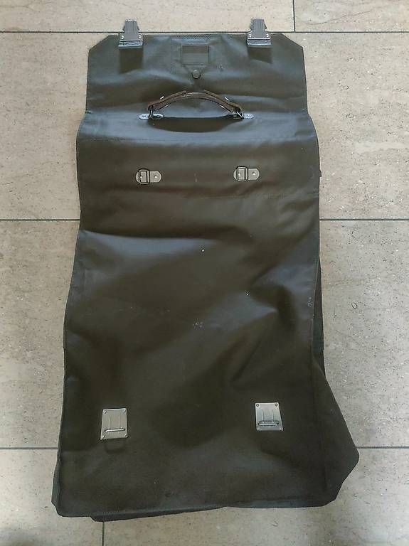 Borse: Borsa vintage militare svizzera robusta e resistente – Usato da Losone venduto da hcm_jvn8 1