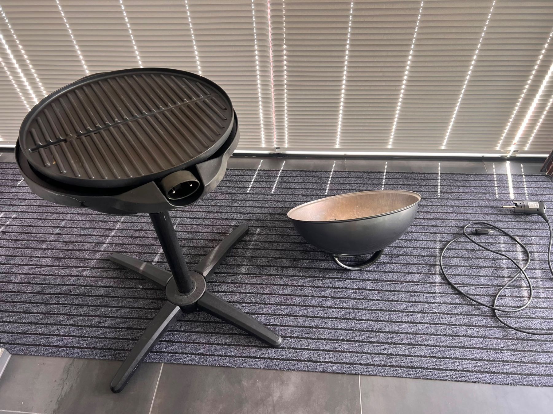 Griglie: Elektrogrill für den Balkon – Usato da Dulliken venduto da PFZH 2