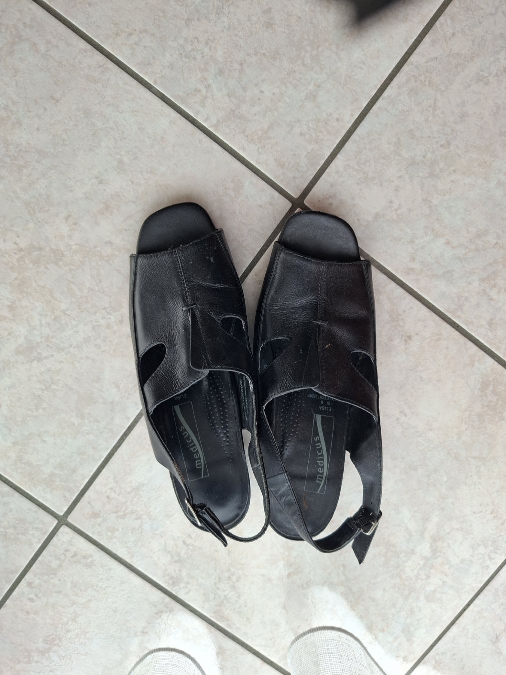 Scarpe da donna: sandale medicus – Usato da Cournillens venduto da masoeur 1