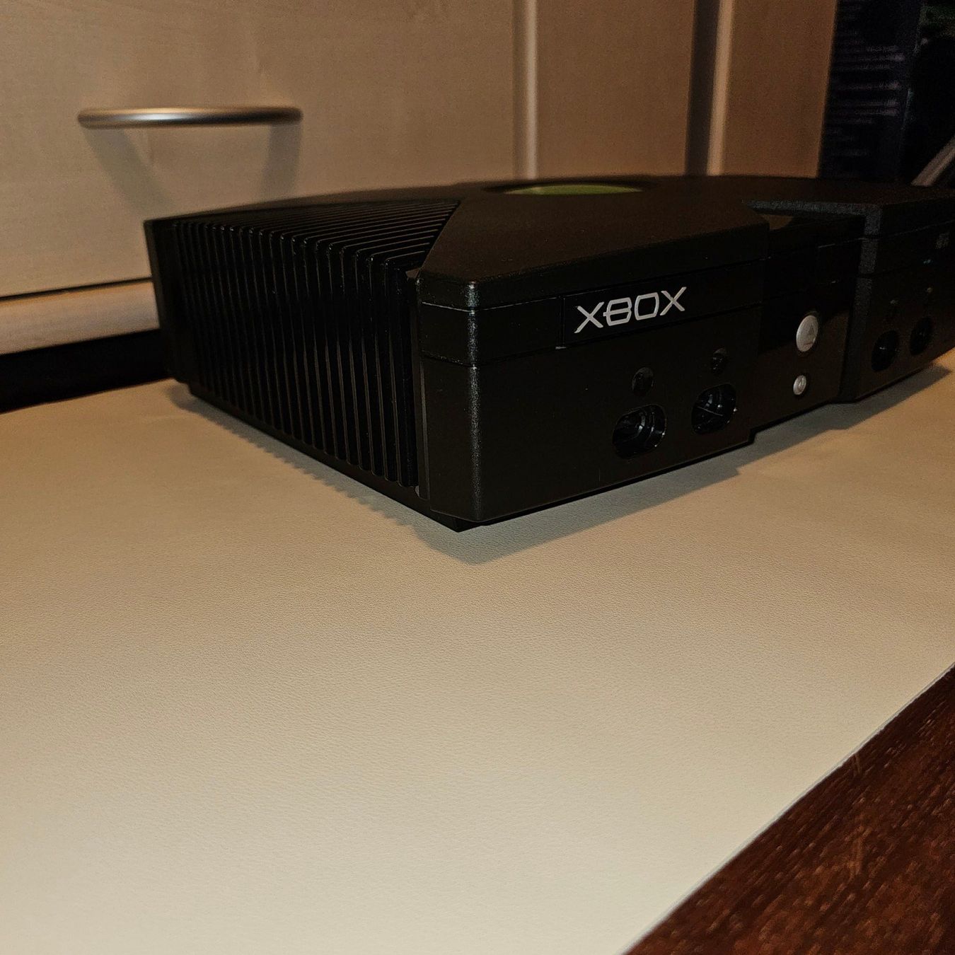 Microsoft Consoles: Microsoft Xbox Classic Konsole mit 2 Controllern gebraucht – D'occasion à Beringen par Dil_8wsw 3