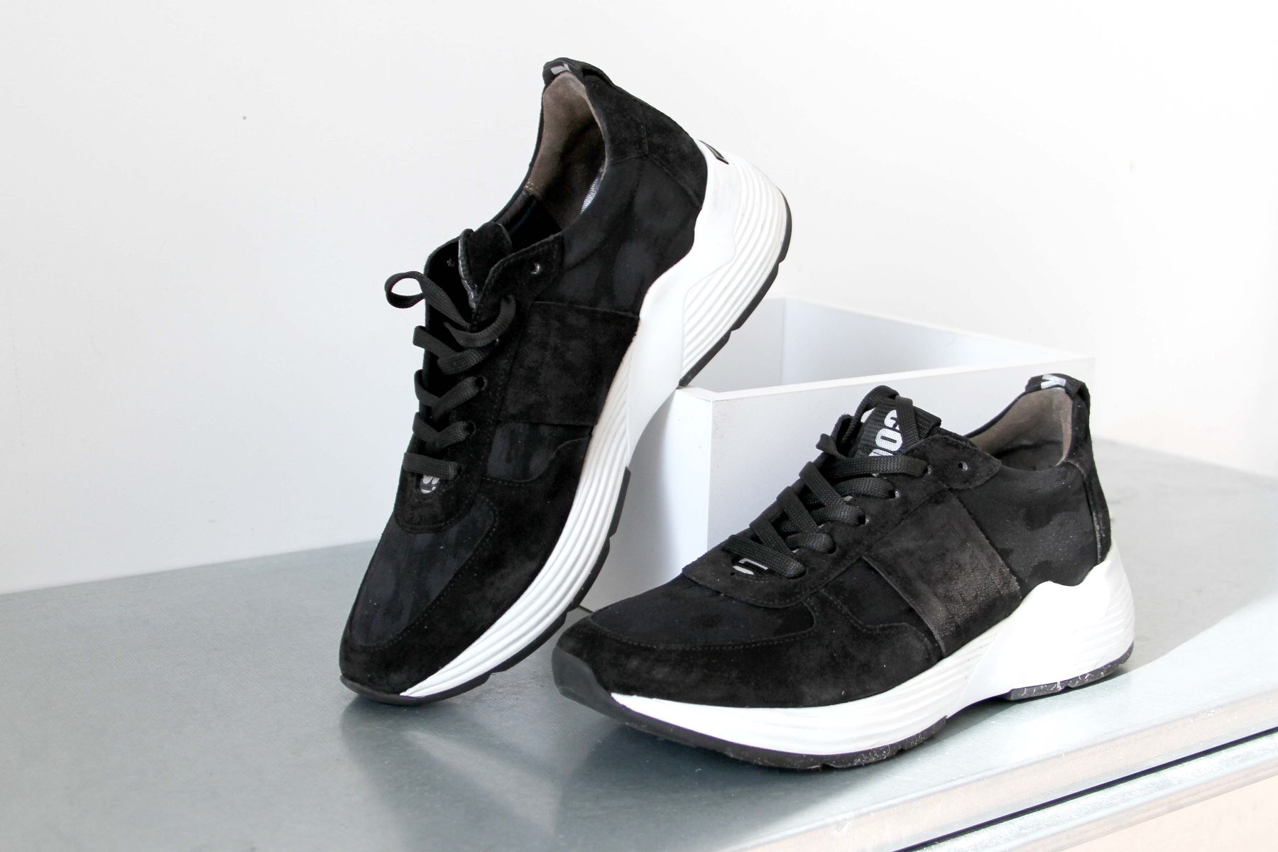 Scarpe da donna: Kennel und Schmenger, Schuhe / Sneacker Gr. 40 'Hit Runner' – Usato da Merlischachen venduto da sammlerstueck
