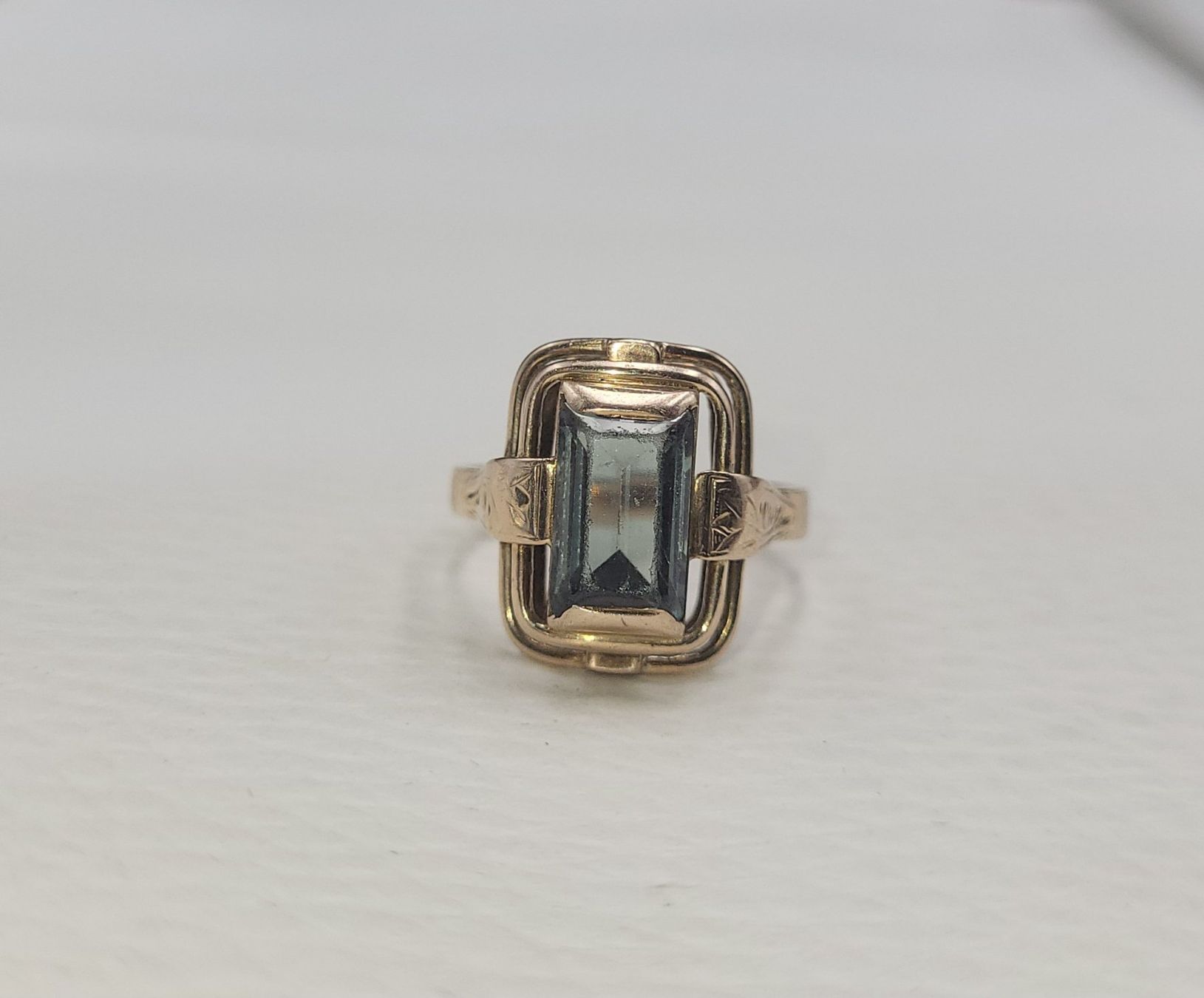 Bagues: Gold Ring Mit Stein – D'occasion à Wald ZH par Dasilver