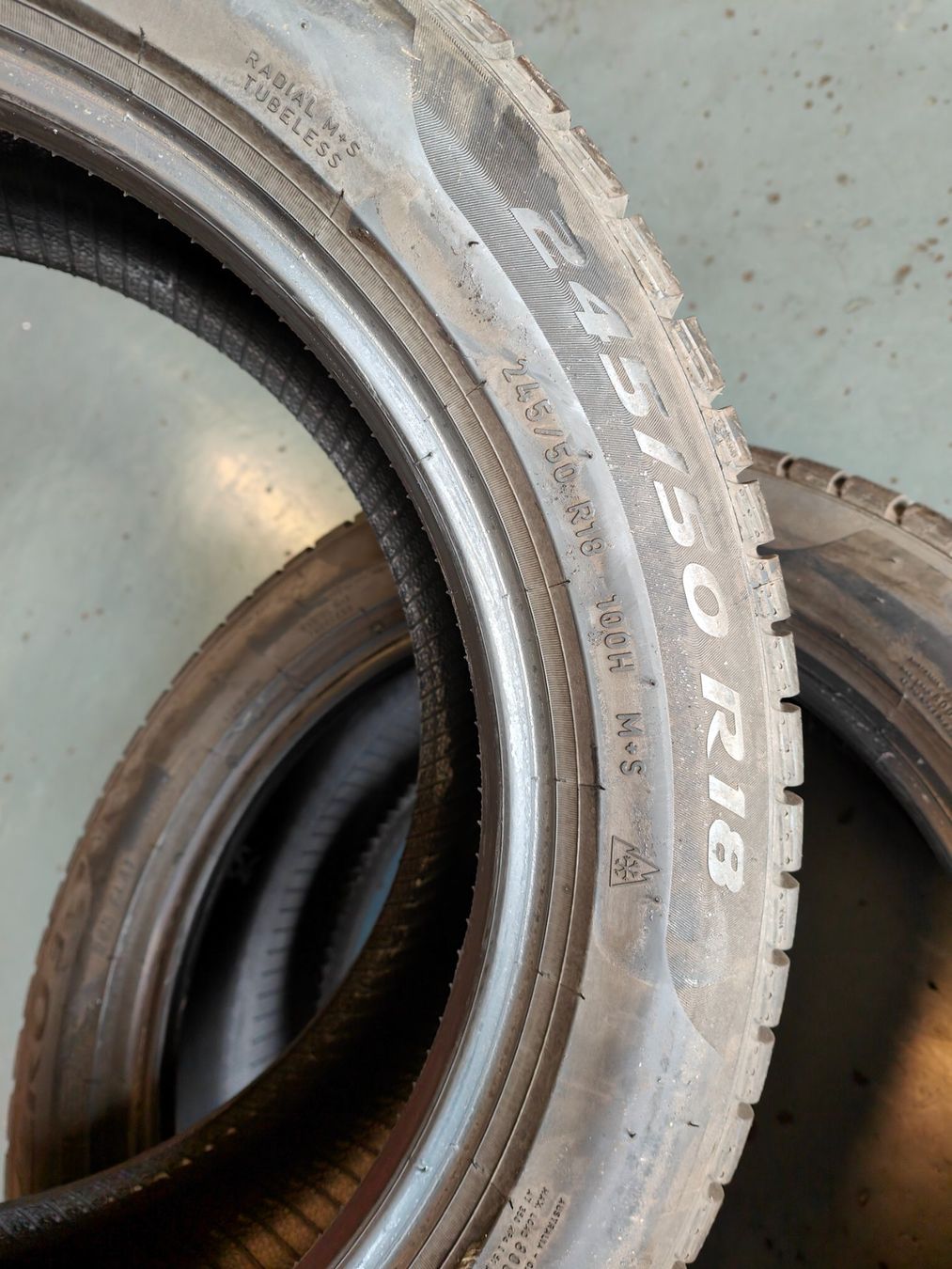 Pirelli Pneus & Kompletträder: Winterreifen 245/50 R18 – Gebraucht aus Oberengstringen von Reifen-Lagerverkauf 3