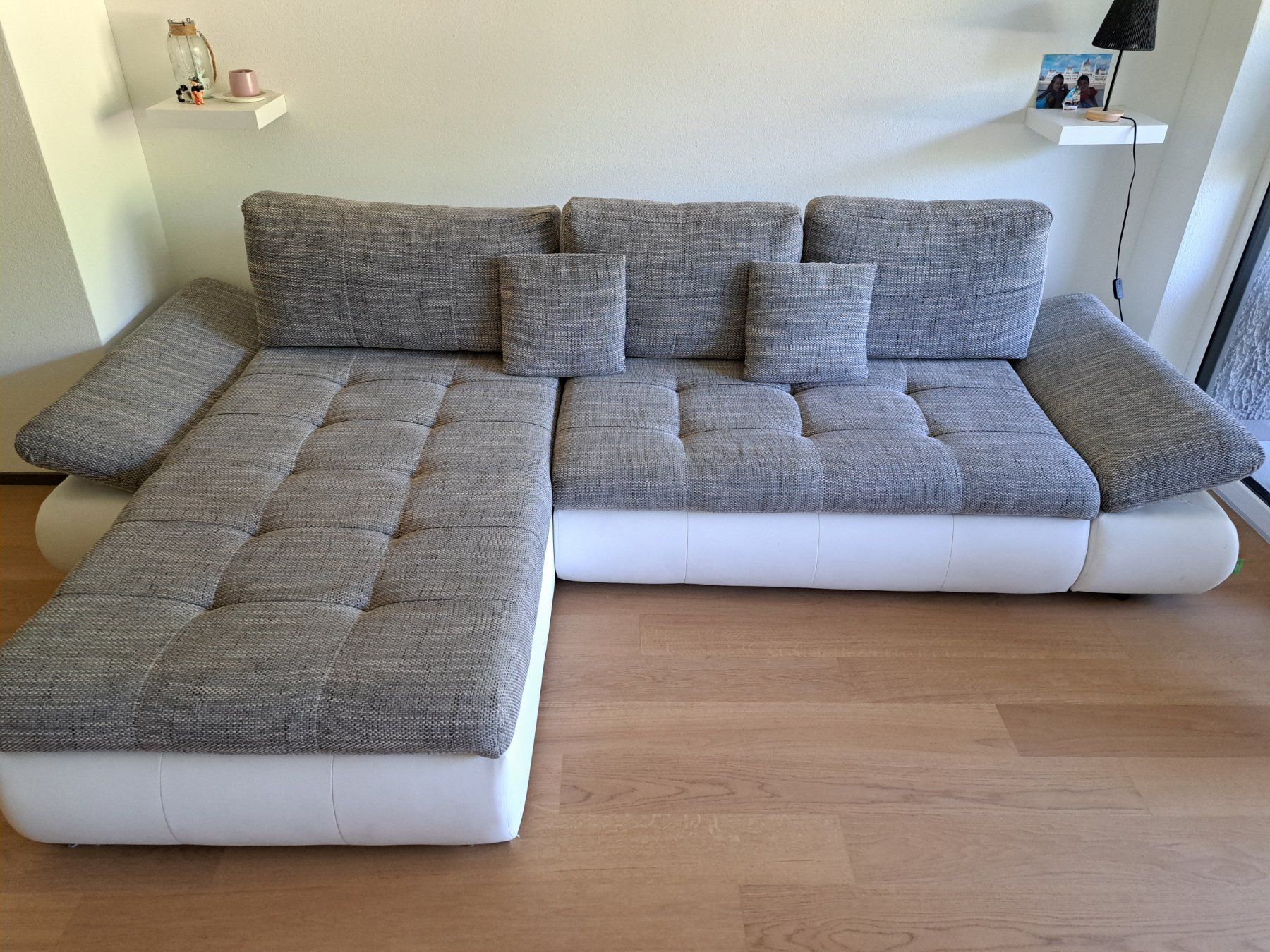 Divani: Ecksofa in Grau-Weiss, 180x180 mit Bettfunktion – Usato da Zürich venduto da dor_lvc5