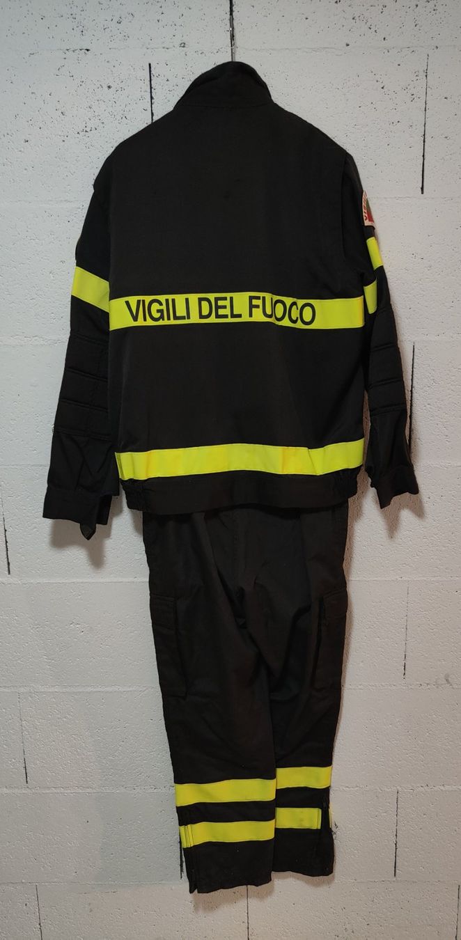 Uniformi: Tenue pompier Italienne – Usato da Payerne venduto da jacmar 2