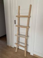 Dekorative Holzleiter aus Naturholz