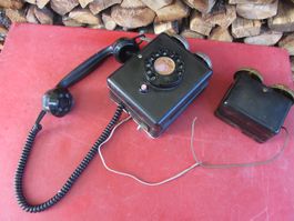Altes Wandtelefon