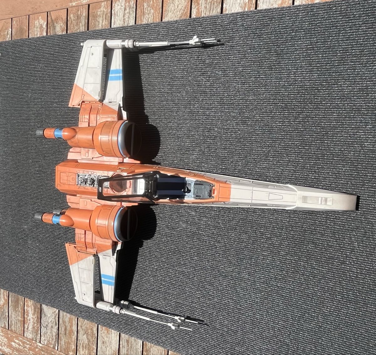Hasbro Kit di modellismo & Modellini statici: HASBRO Star Wars Poe Damerons X-Wing Fighter – Usato da Küsnacht ZH venduto da hedwig_321 3