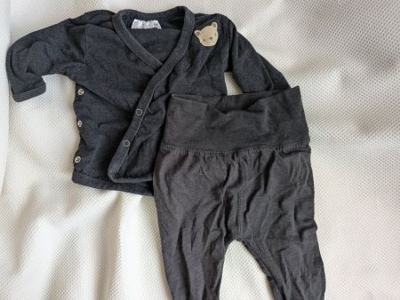 Baby Hose und Wickeljacke 62 dunkelgrau gut erhalten