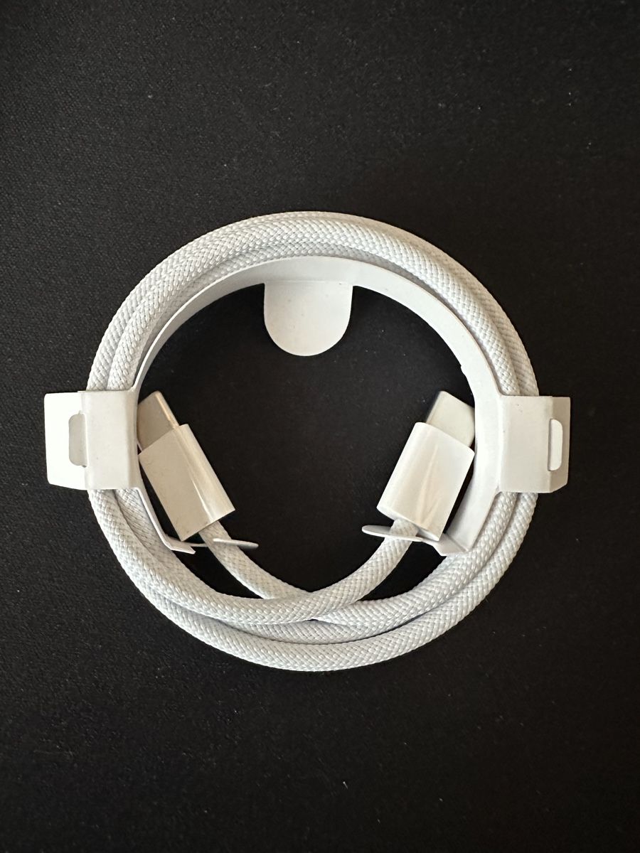 Apple Cavi: iPhone 17 Pro Usb - C auf C Ladekabel 1m - Original – Nuovo e nell'imballaggio originale da Rudolfstetten venduto da 2Angebote