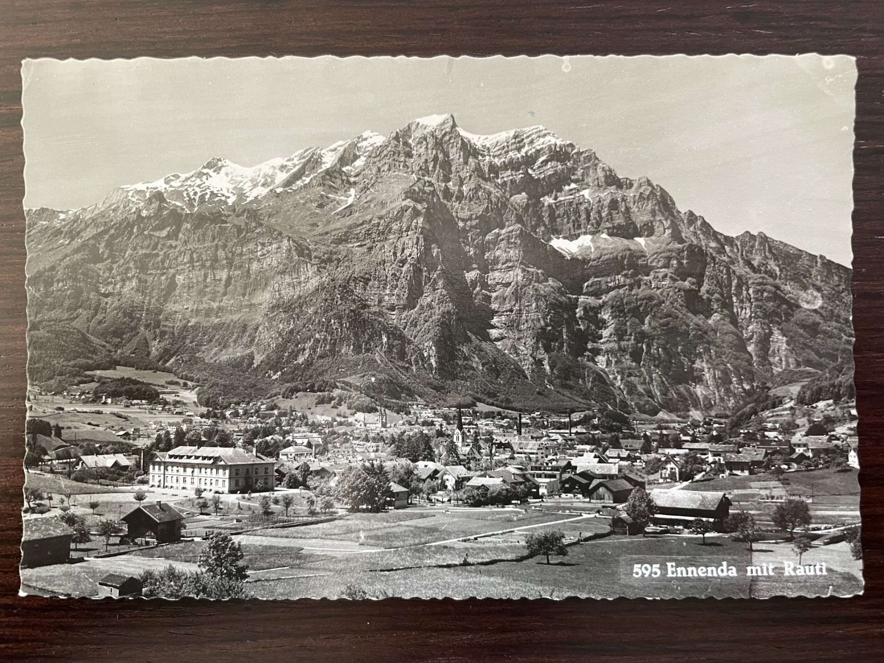 Cartoline postali: ENNENDA (GLARUS) 4 Ansichtskarten, Kirche & Friedhof – Usato da Wald ZH venduto da TLILEF 5