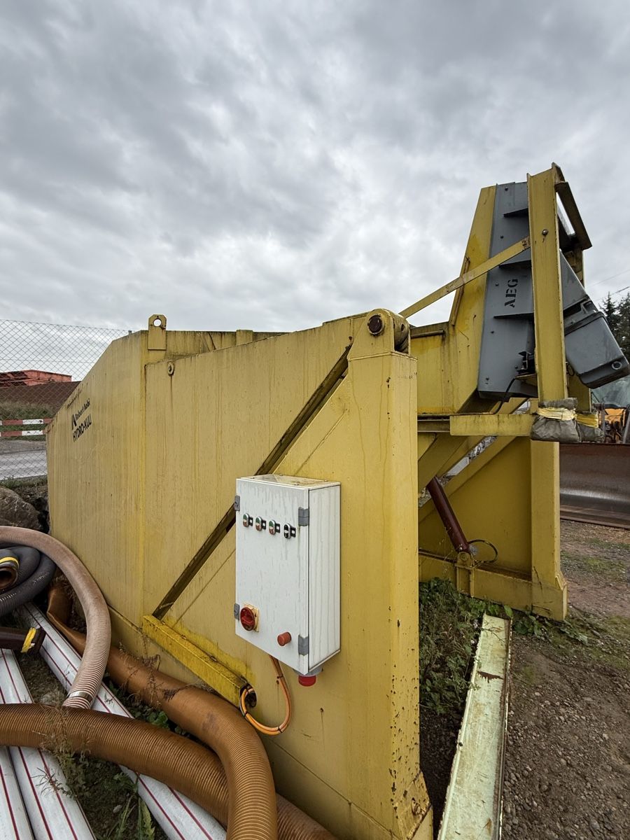 Toutes les machines: Umschlaggerät Beton/Kies/ Schüttgüter – Défectueux à Gossau SG par Airsal_Racer 1
