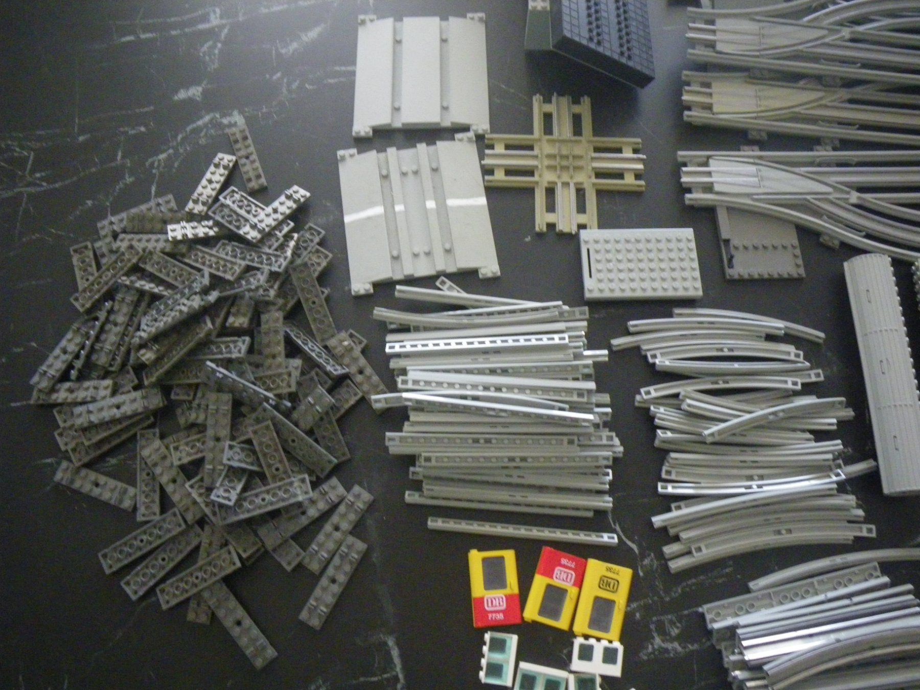 Lego Kit di costruzioni: grosses Lot Lego-Eisenbahn – Usato da Belp venduto da Mazarron58 4