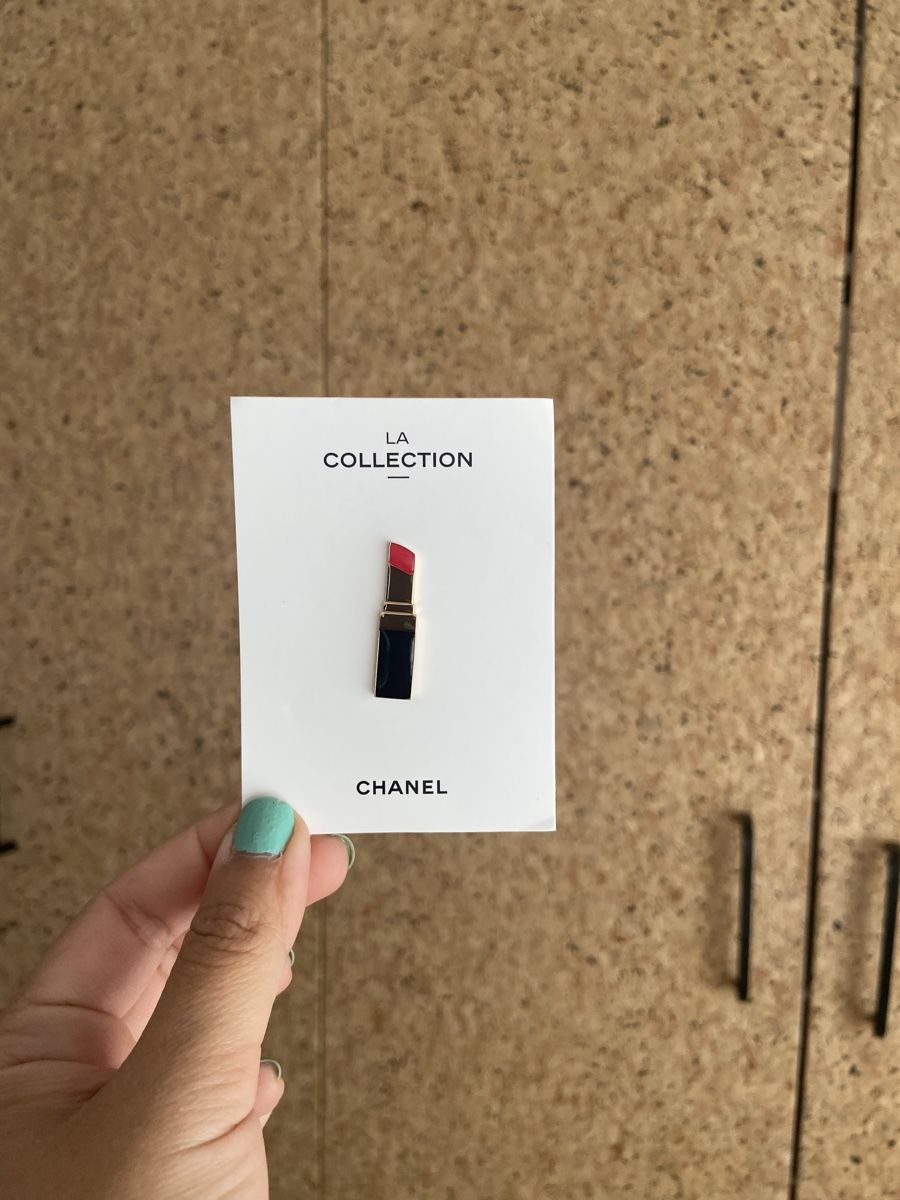 Chanel Spille & Fermagli: Chanel lipstick pin beauty  – Nuovo e nell'imballaggio originale da Wallisellen venduto da shirley10212008