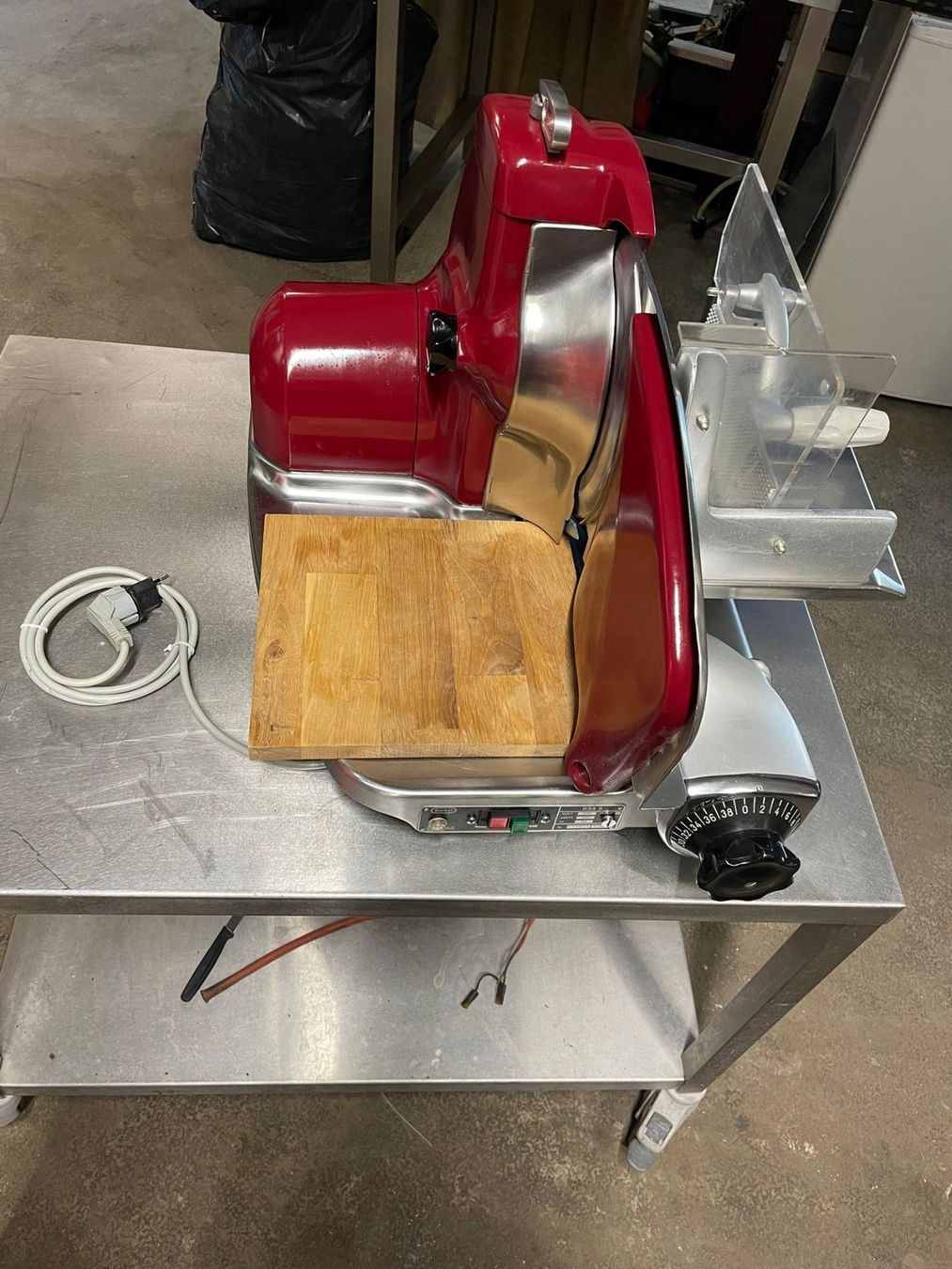 Elettrodomestici da cucina: Berkel 834S Aufschnittmaschine – Usato da Rupperswil venduto da pimi88 7