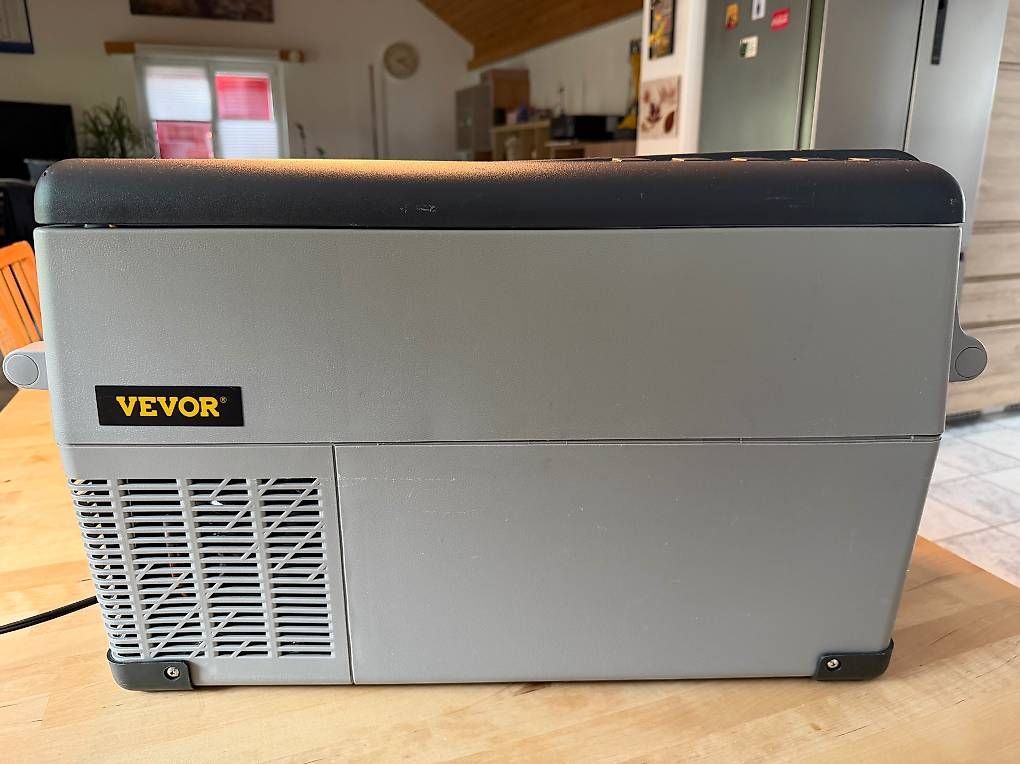 Frigoriferi & Refrigeratori: Kompressor Kühlbox Vevor 35Liter 12V/220/ – Usato da Rickenbach SO venduto da Bazoka13