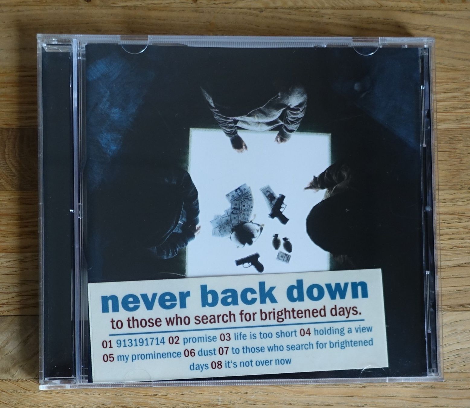 CDs: Never Back Down-To Those Who Search For Brightened Days -D10 – Gebraucht aus Sessa von discoverymedia