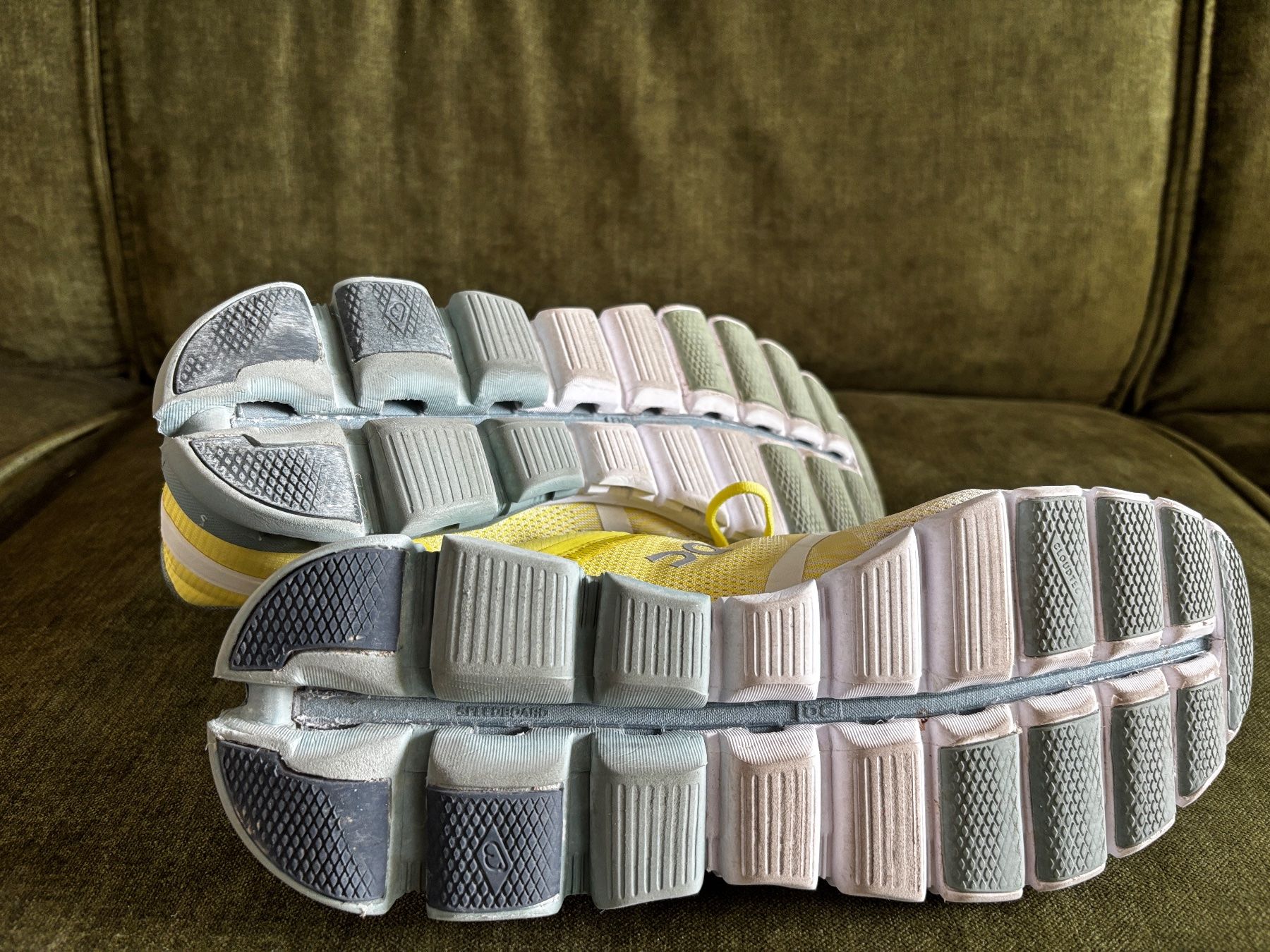 On Scarpe da uomo: On Cloudflow Laufschuhe Joggingschuhe – Usato da Herrliberg venduto da Tcardo 3
