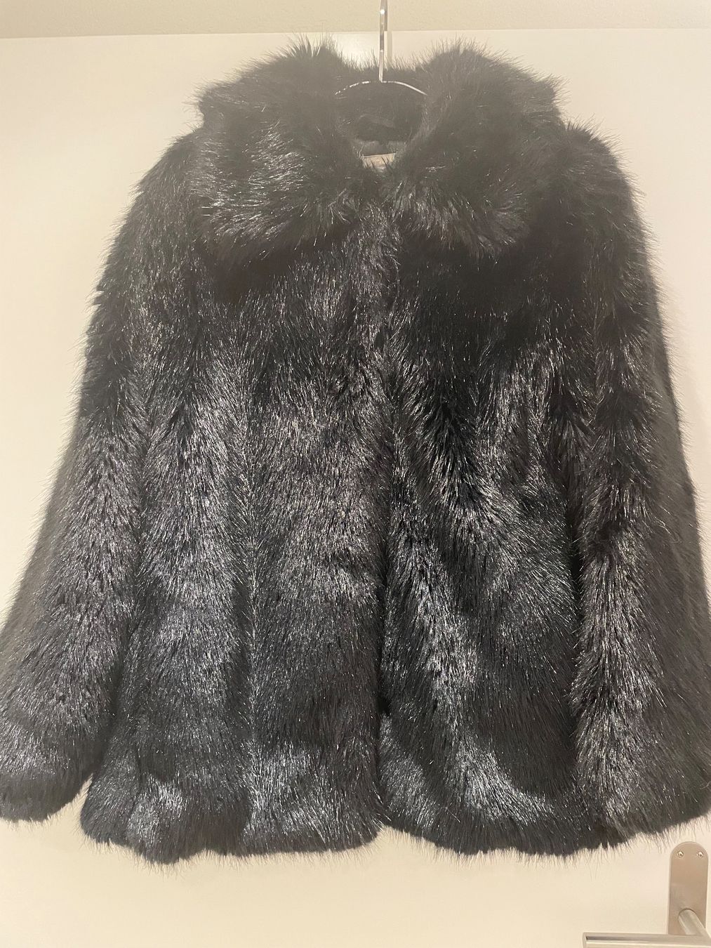 H&M Vestes: Pelzjacke – D'occasion à St. Ursen par pupus02 1