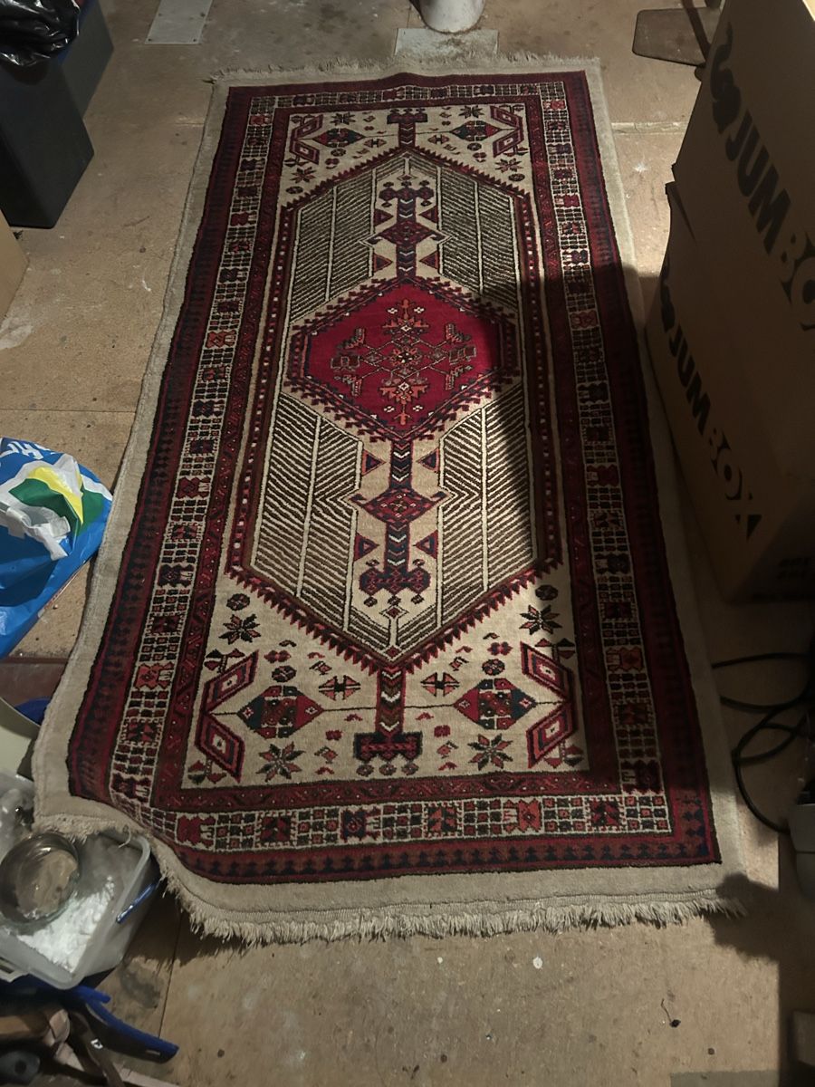Tapis: Teppich – D'occasion à Basel par Krisztina.na