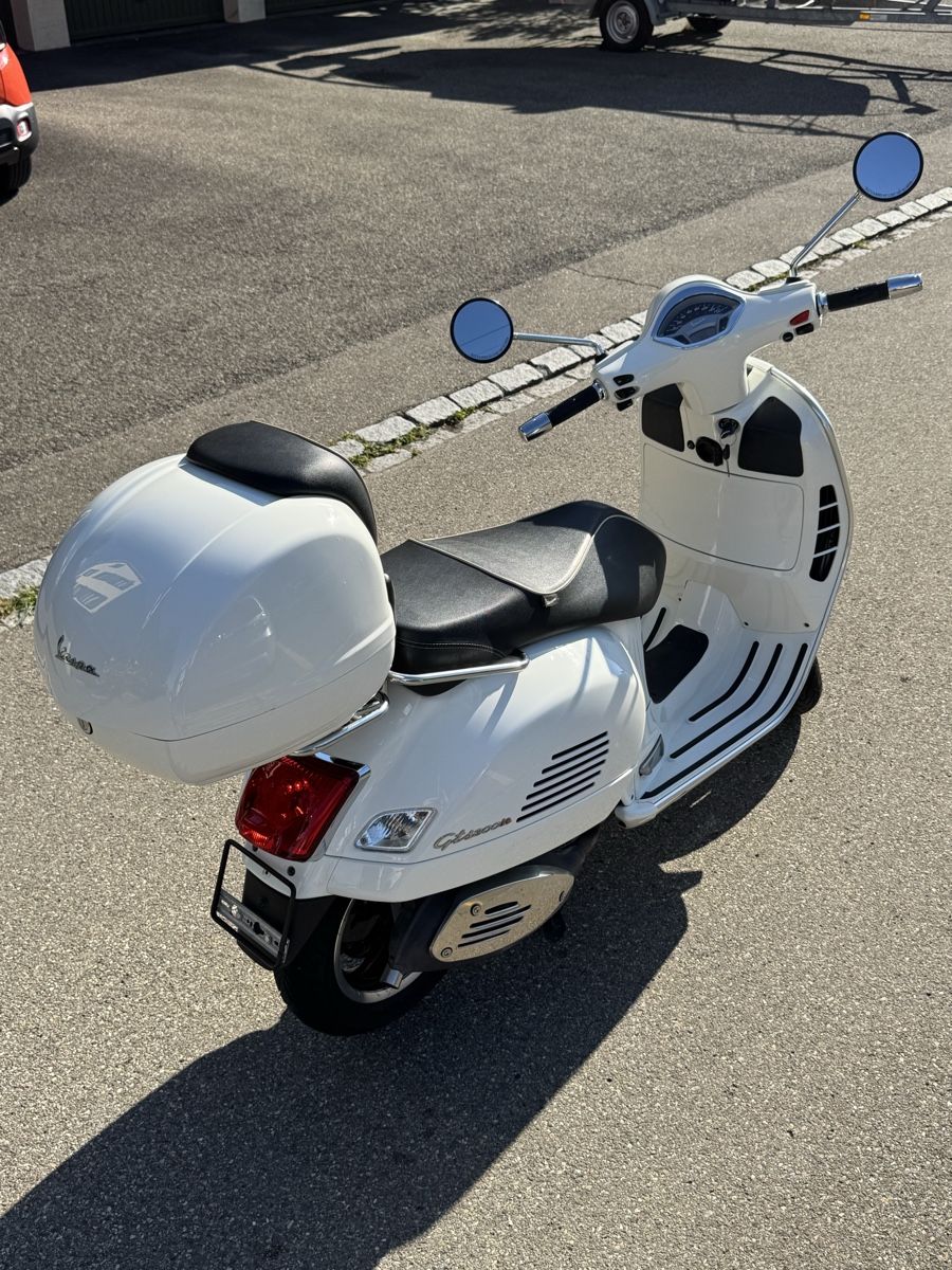 Vespa Scooters: Piaggio Vespa GTS Super 300 – Gebraucht aus Uerikon von ursulawettstein 5