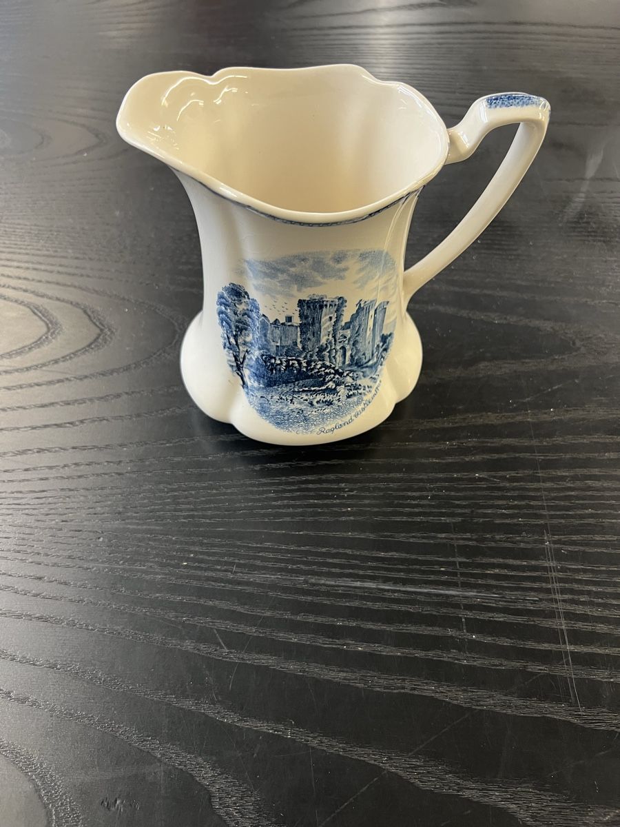 Karaffen: Johnson Bros England Milchkrug "Old Britain Castles" – Neu (gemäss Beschreibung) aus Wil SG von yus_f6cx