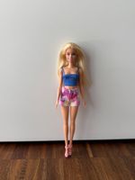 Barbie Puppe mit Kleidung und Schuhe sehr guter Zustand