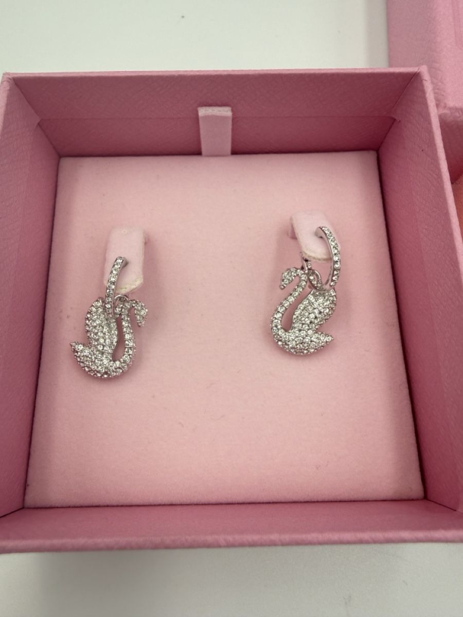 Swarovski Ohrringe & -stecker: Swarovski Ohrringe Schwan – Neu und originalverpackt aus Wiedlisbach von Sistershop