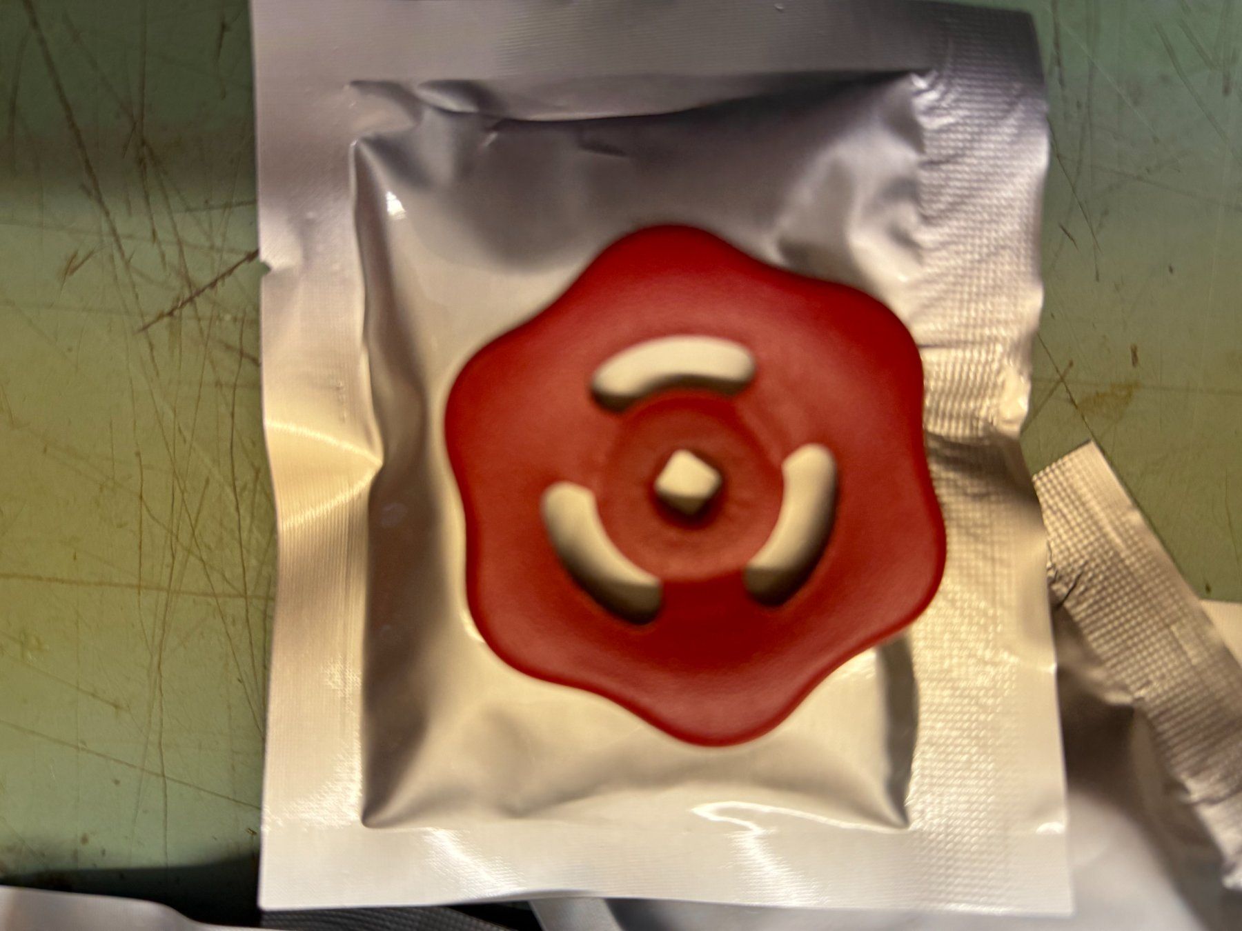 Rubinetteria: Sanitär Handräder, rot – Nuovo e nell'imballaggio originale da Wilderswil venduto da floh1969 2
