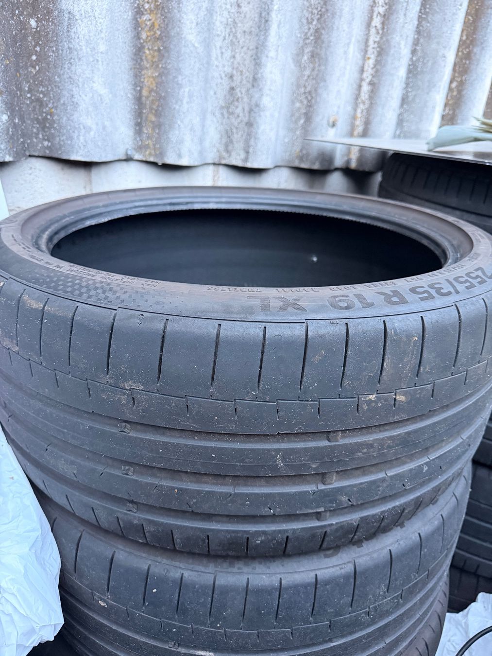 Continental Pneumatici & Ruote complete: Continental 255/35 r19 2 Stück – Usato da Hendschiken venduto da kja_hmq6 1