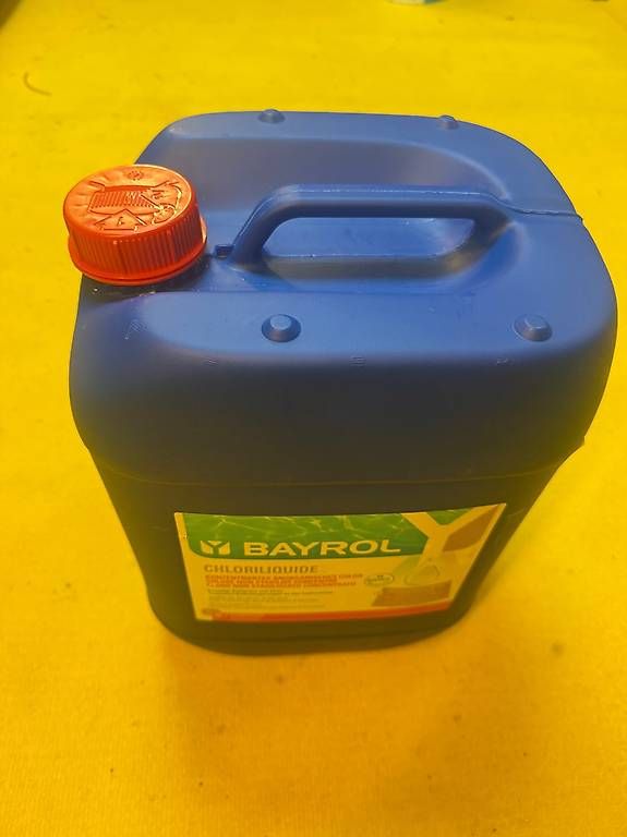 Autres accessoires p. véhicule: KANISTER 20 LITER – D'occasion à Trimbach par Goldesel0