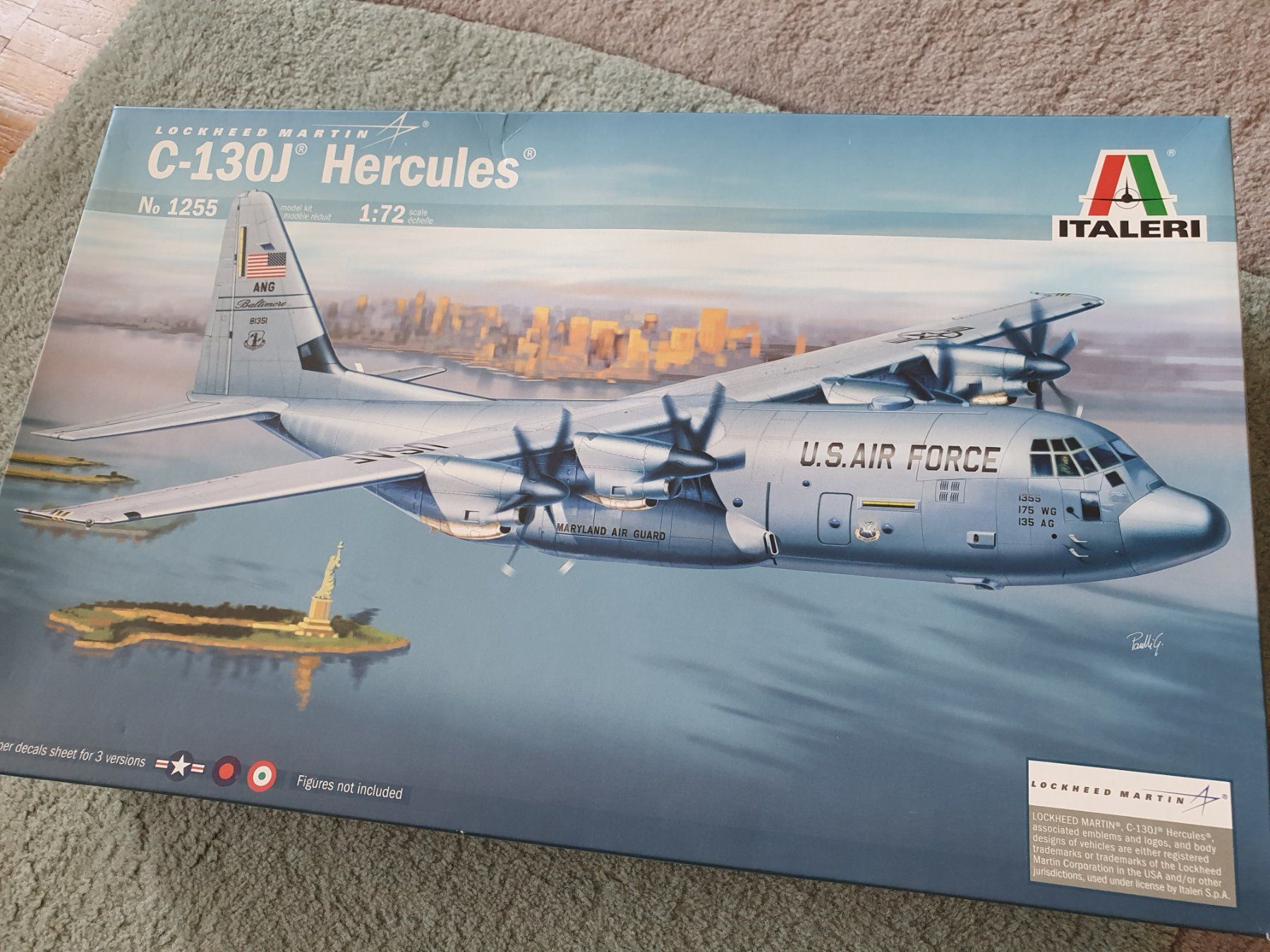 Italeri Kit di modellismo & Modellini statici: C-130J Hercules – Nuovo e nell'imballaggio originale da Sion venduto da Raphmd