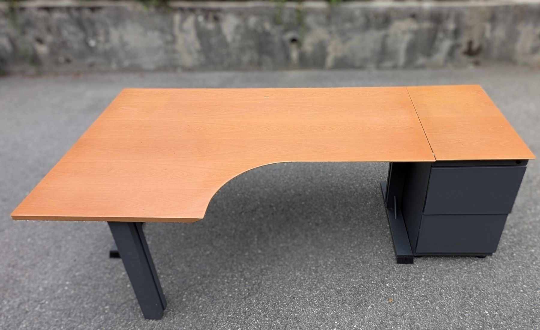 Bureaux: BIGLA Bureau + meuble tiroirs – D'occasion à La Croix -Lutry par fre_686w 6