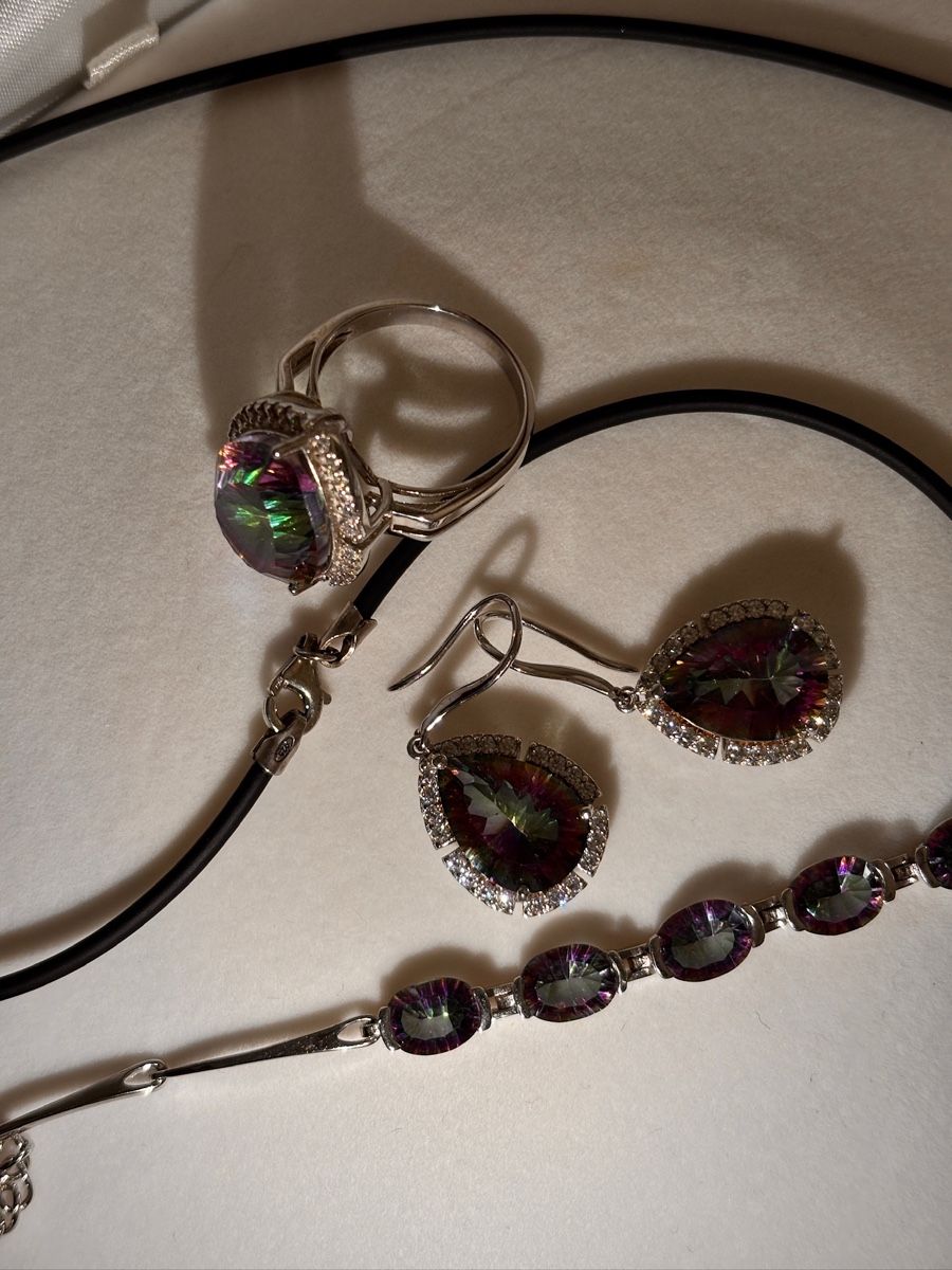Altri gioielli: Set gioielli mistici arcobaleno: anello, orecchini, braccial – Nuovo (secondo la descrizione) da Paradiso venduto da fio_mhn6 7