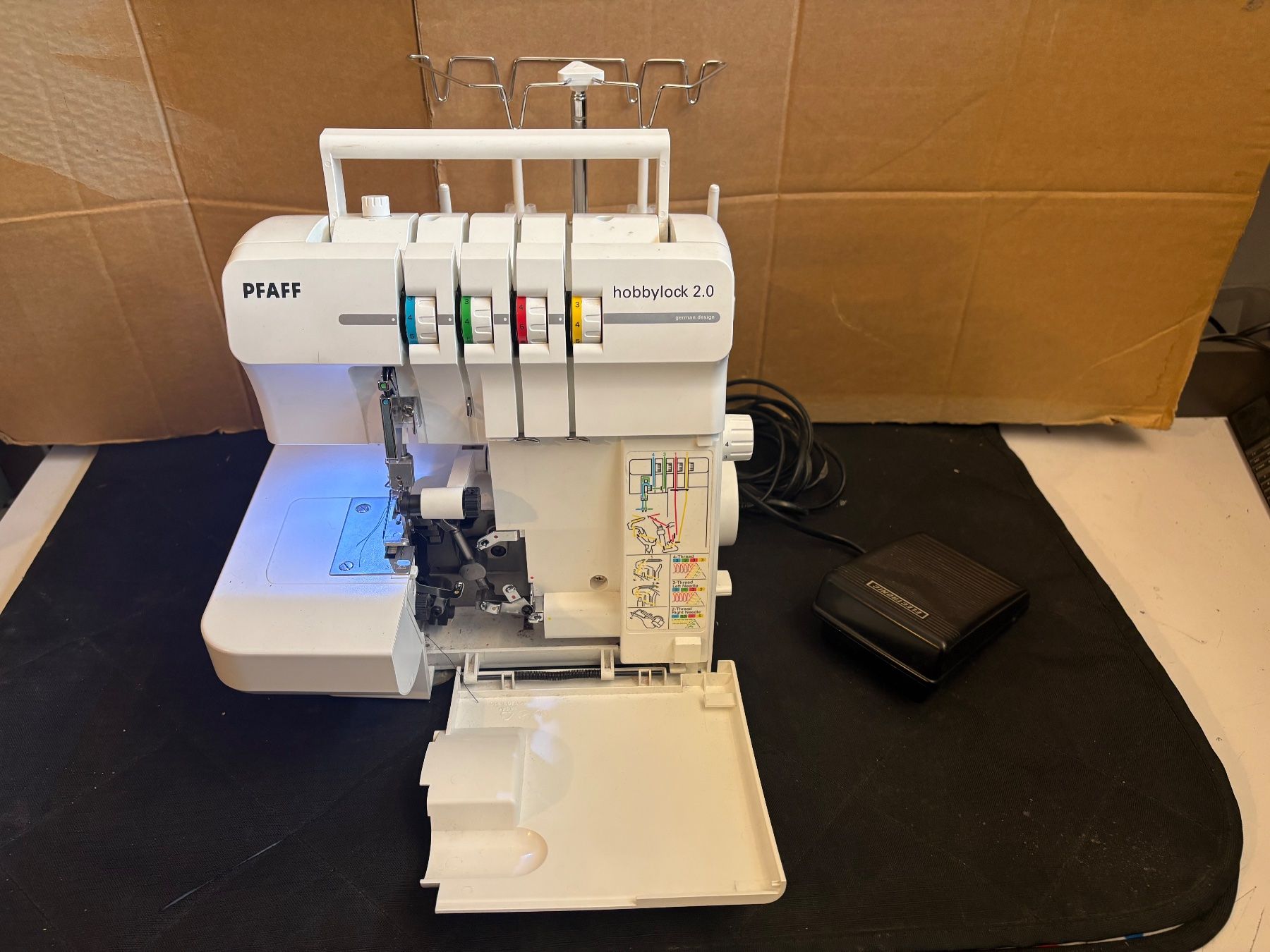 Pfaff Macchine da cucire: Pfaff Hobbylock 2.0 Overlock-Nähmaschine – Usato da Lausen venduto da sen_jm7c 2